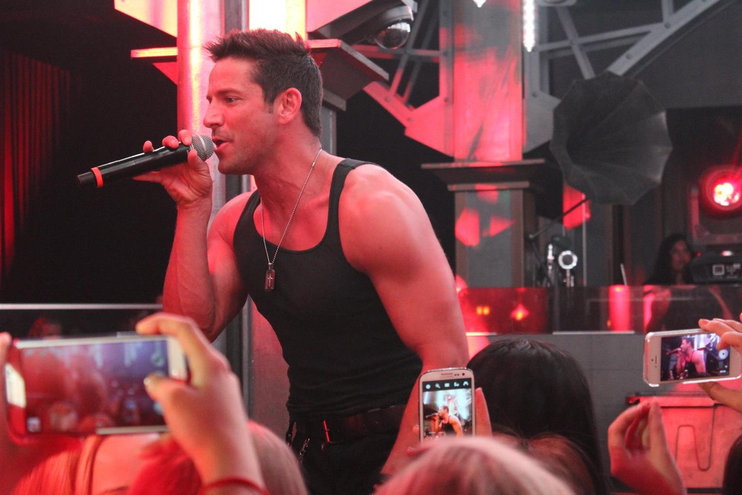 Jeff Timmon anf Mr. Fab 98 Degrees Men of the strip (2)